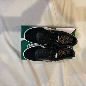 Puma classic California. Men’s 10 Black. New in box.